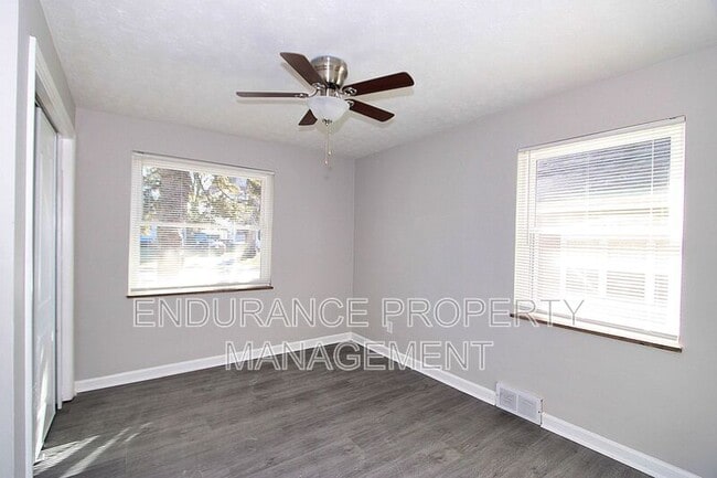 Building Photo - 855 Academy Ave