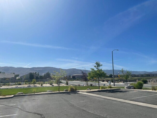 Building Photo - Beautiful Double Diamond Ranch Home For Rent