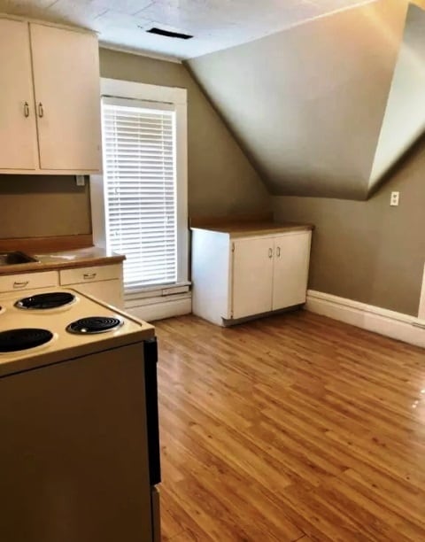 Building Photo - 307 N Clinton St