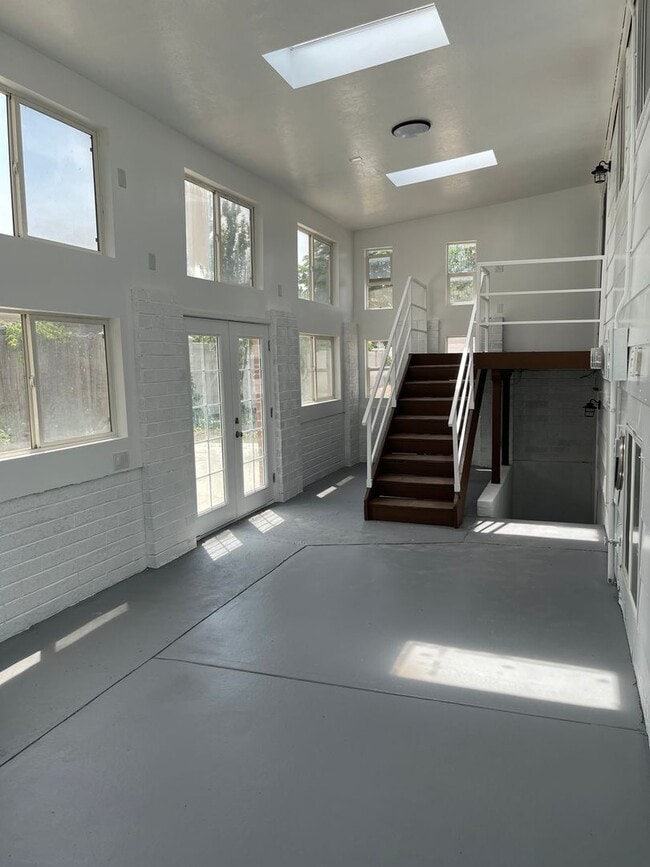 Building Photo - Beautiful 4 Bed 2 Bath House in Taylorsville!