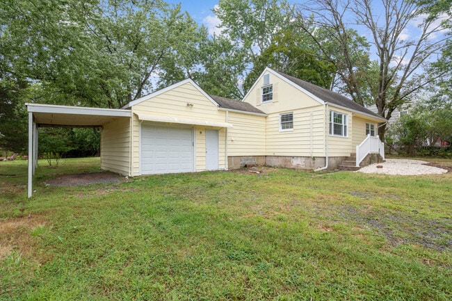 Building Photo - 60 Ellison Rd