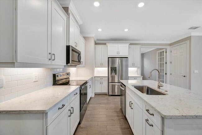 Building Photo - 3Bed/2Bath in Gated Community of Nokomis + 2-Car Garage