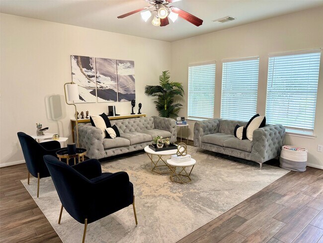 Building Photo - 142 E Spindle Tree Cir