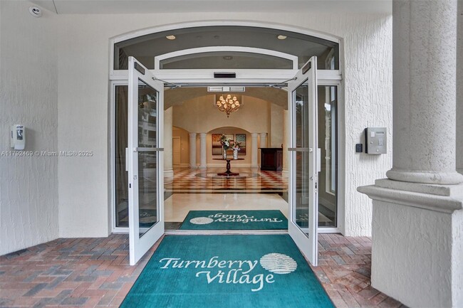 Building Photo - 20000 E Country Club Dr