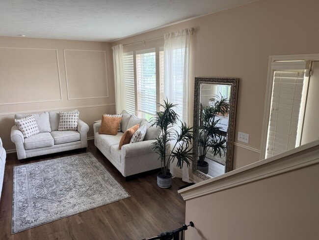 Building Photo - Home For Rent Elkhorn