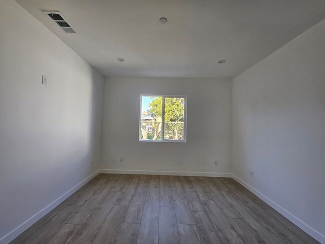 Building Photo - Goleta Properties