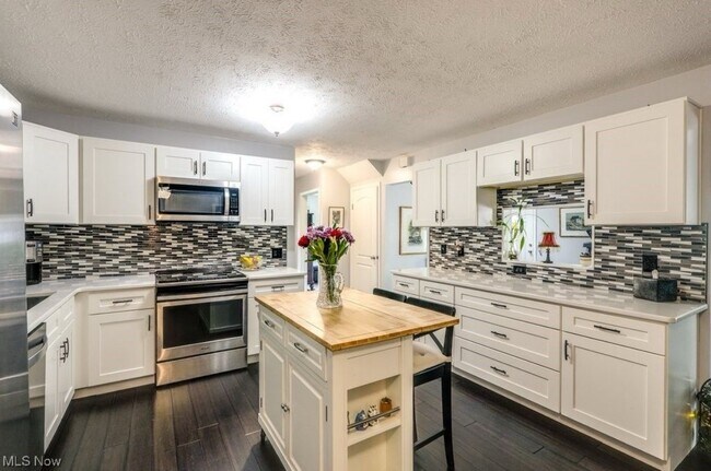 Building Photo - 5589 Rainier Ct