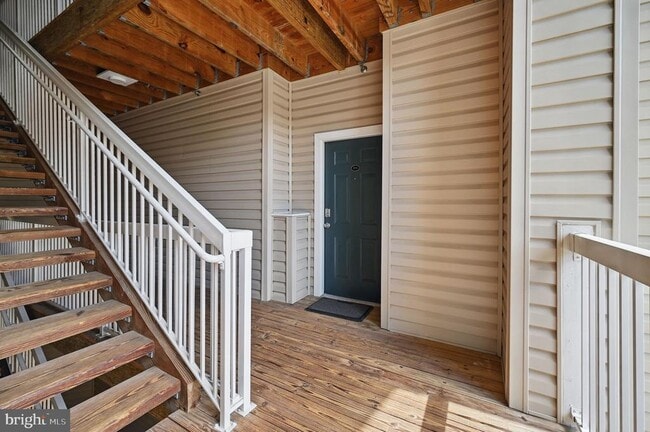 Building Photo - 42496 Mayflower Terrace