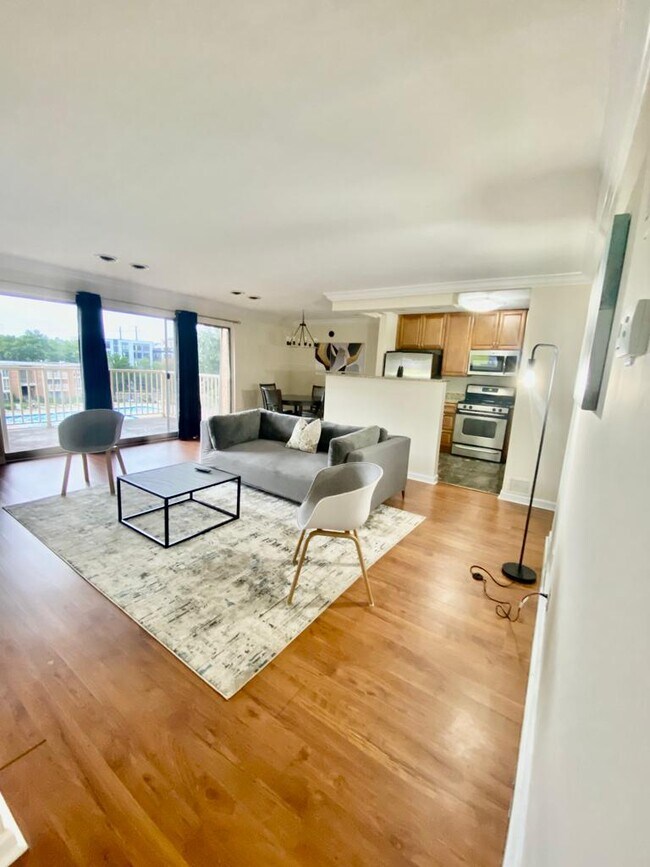 Building Photo - 2624 Redcoat Dr