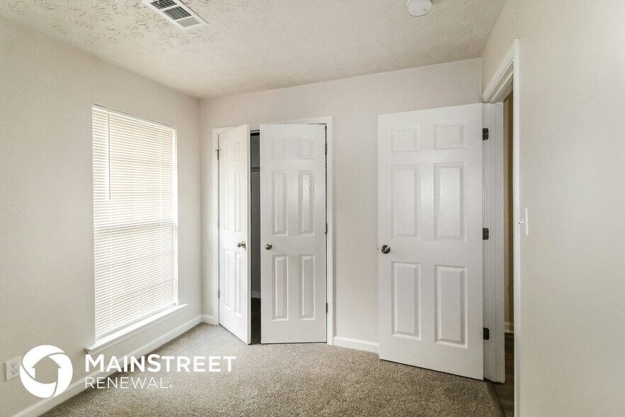 Building Photo - 1010 Overlook Dr