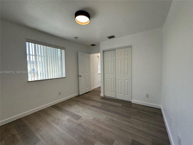 Building Photo - 322 NE 3rd St