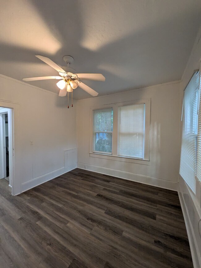 Building Photo - 516 Linwood Ave