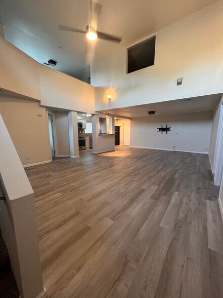 Building Photo - 1403 E Monte Vista Ave