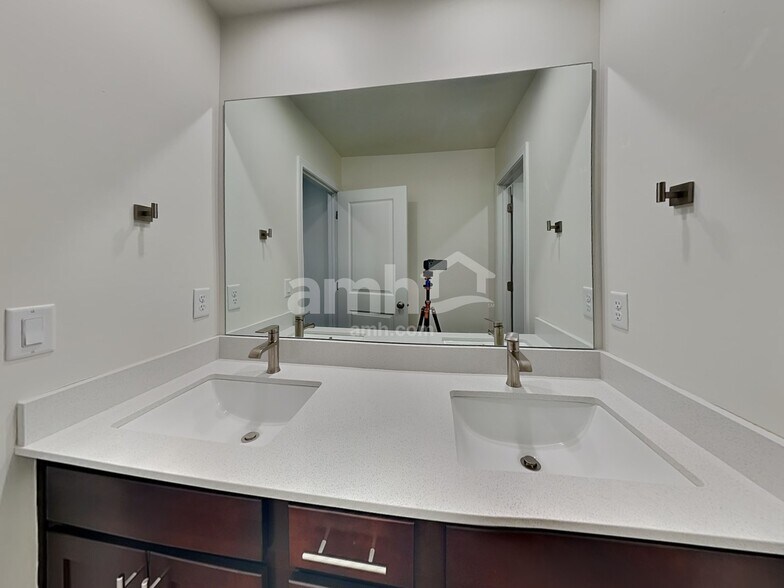 Building Photo - 3371 S 2580 W