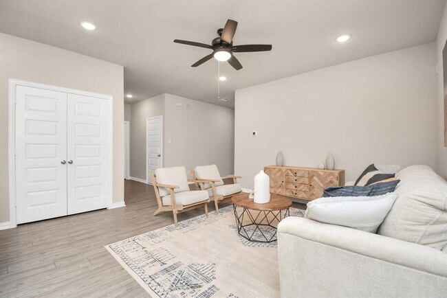 Building Photo - 4603 Aurora Gln Dr