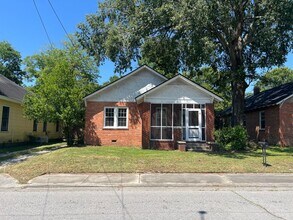 Building Photo - 3 Bedroom, 1 Bath Home