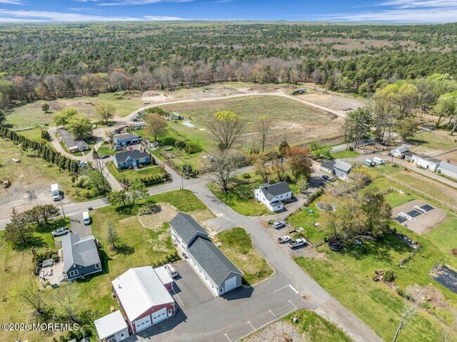 Building Photo - 553 Colts Neck Rd