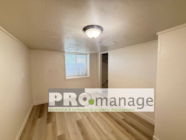 Building Photo - 437 W Crowley St