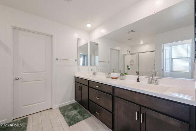 Building Photo - 3361 S 179th Dr