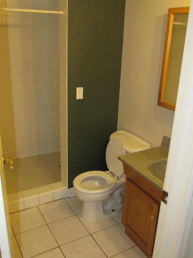 Building Photo - 745 E Three Fountains Cir