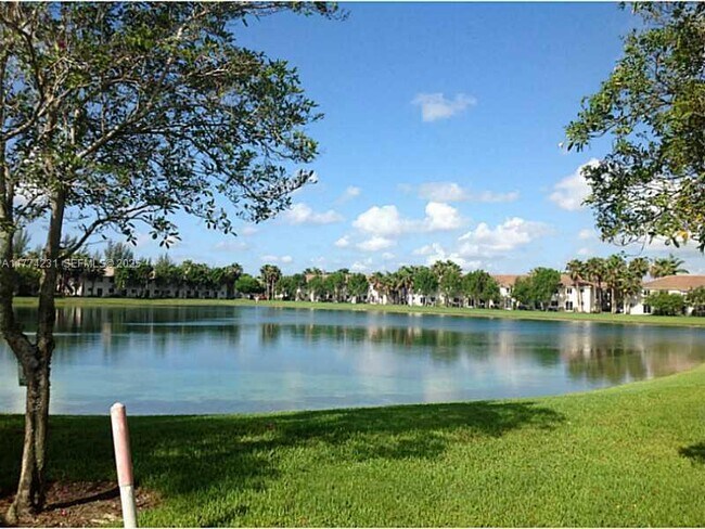 Building Photo - 2931 SE 13th Rd