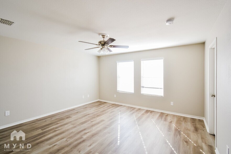 Building Photo - 1157 Boxwood Dr