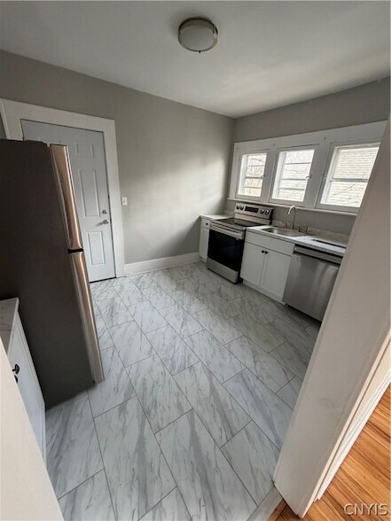 Building Photo - 501 Clarendon St