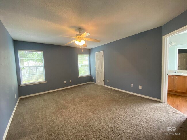 Building Photo - 8057 Deerwood Dr