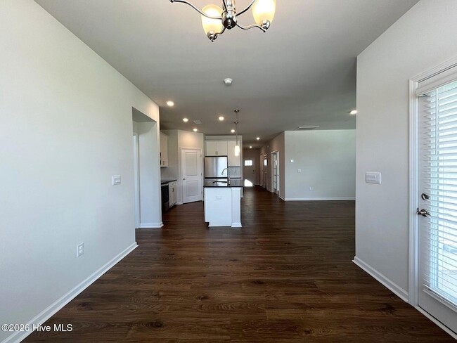 Building Photo - 512 Ragapple Ln