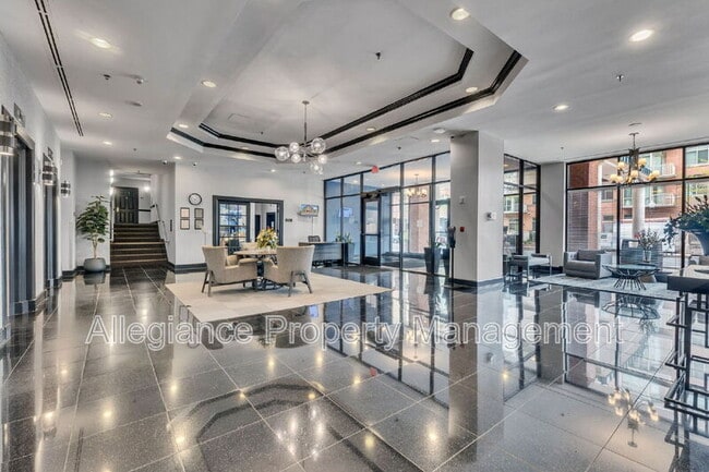 Building Photo - 1001 N Randolph St