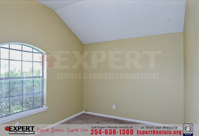 Building Photo - 4-Bedroom Home with Spacious Backyard in S...