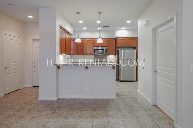 Building Photo - Cambridge Place - Charming 3-Bedroom with ...
