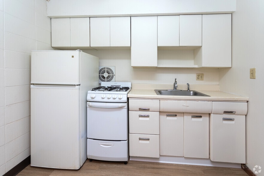 1BR, 1BA - 600SF - Robinwood Apartments