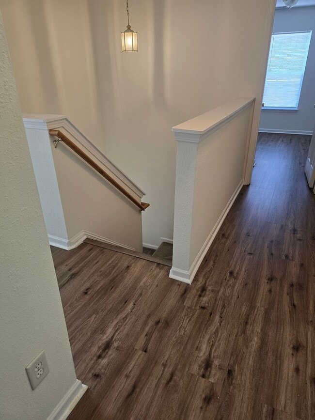 Building Photo - Located in Parkers Xing a home with 4BR/2....