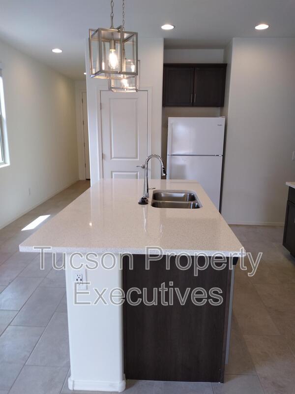 Building Photo - 10683 W Dickerson Dr