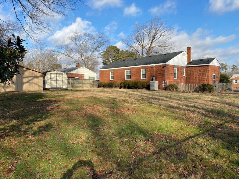 Building Photo - 3307 Lanceor Dr