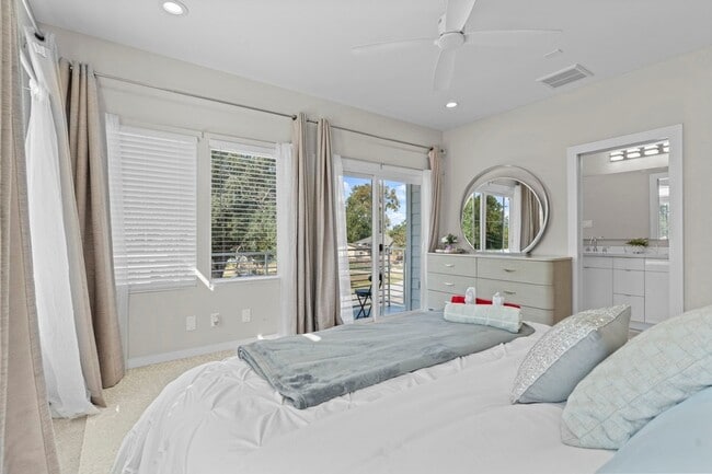 Building Photo - 851 Prosper St