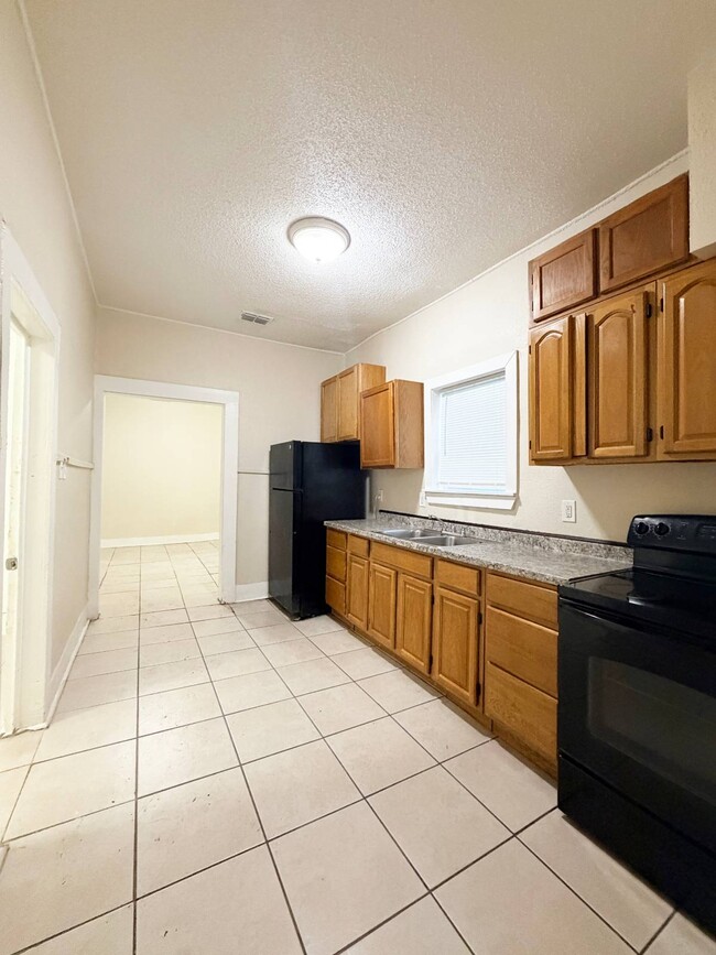 Building Photo - 1441 Cleveland St