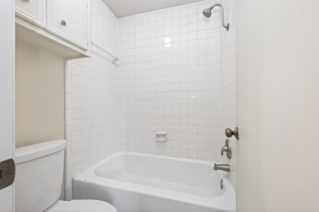 Building Photo - 6700 Richardson Rd