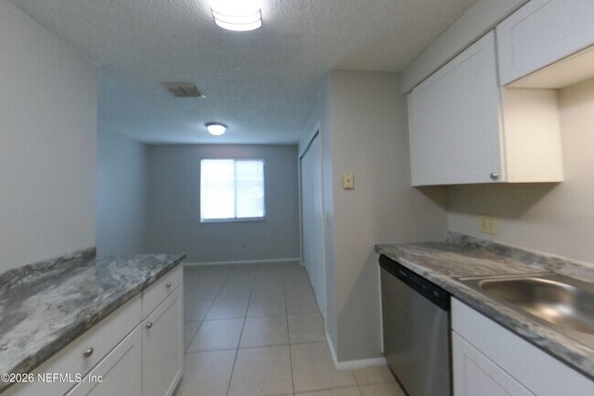 Building Photo - 8338 Knotts Landing Dr E