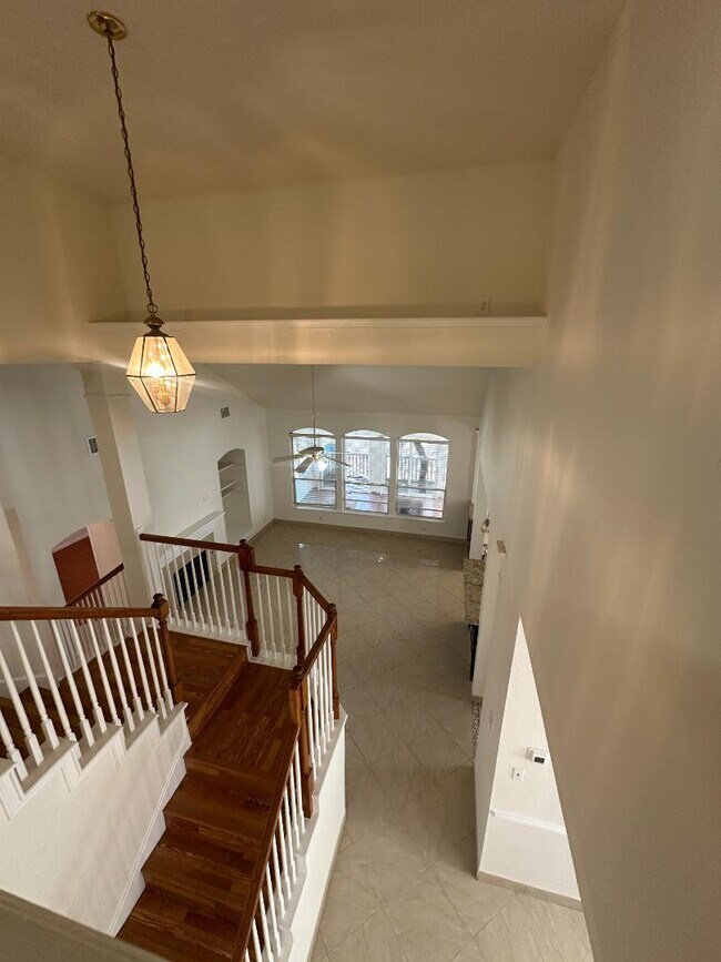 Building Photo - 12360 Hart Crest