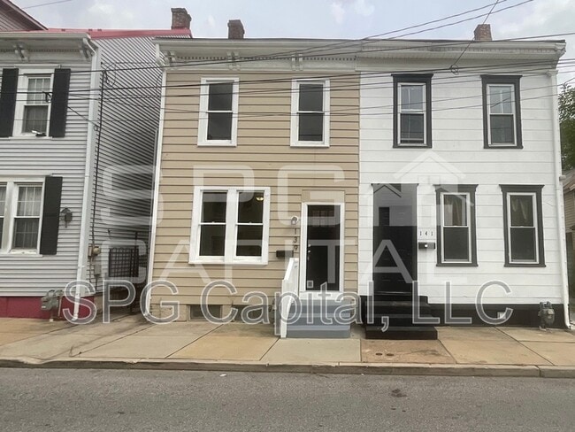 Primary Photo - 139 Cedar St