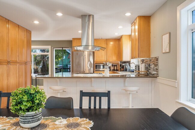 Building Photo - 4224 Francis Ave N