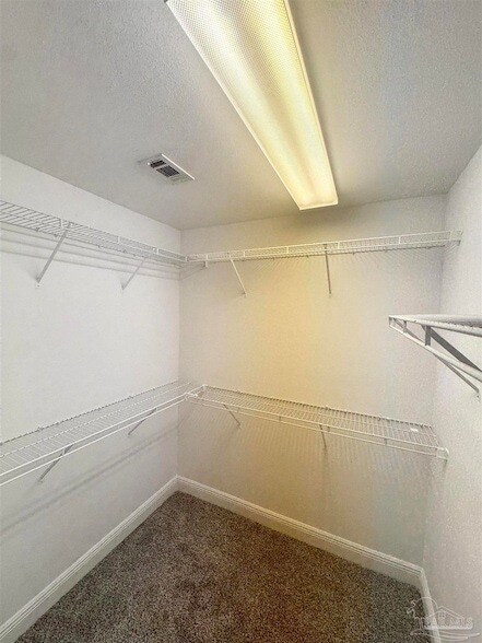 Building Photo - 872 Solimar Way