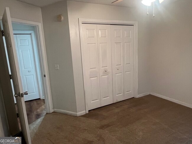 Building Photo - 205 Royal Pines Way