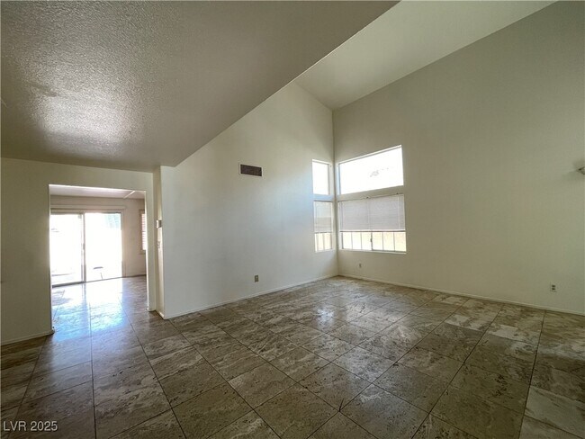 Building Photo - 4364 Mesa Hill Dr