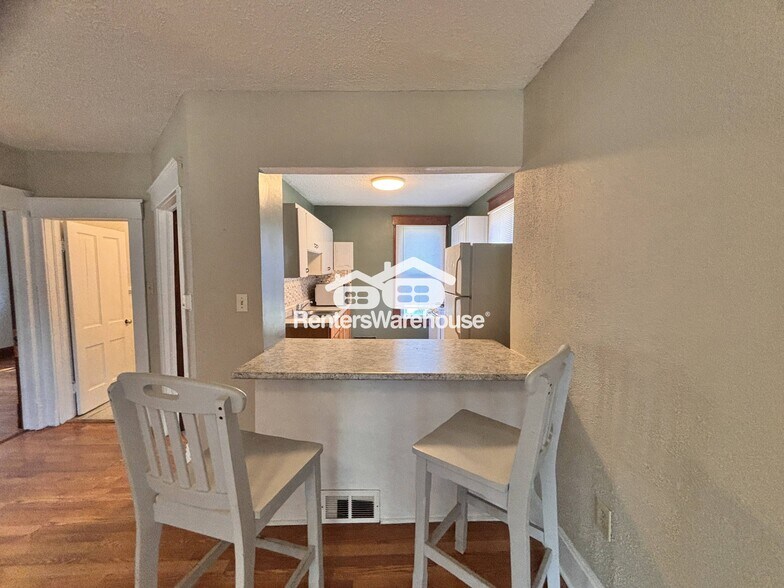 Building Photo - 416 8th St