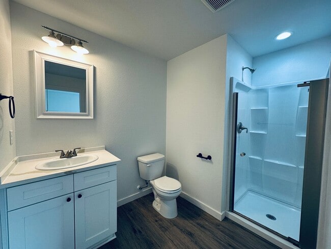 Building Photo - Spacious 3 BR / 3.5 BA Home in Prime Corvallis Location — $2,250