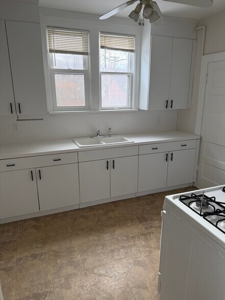 Building Photo - 3224 Irving Ave S