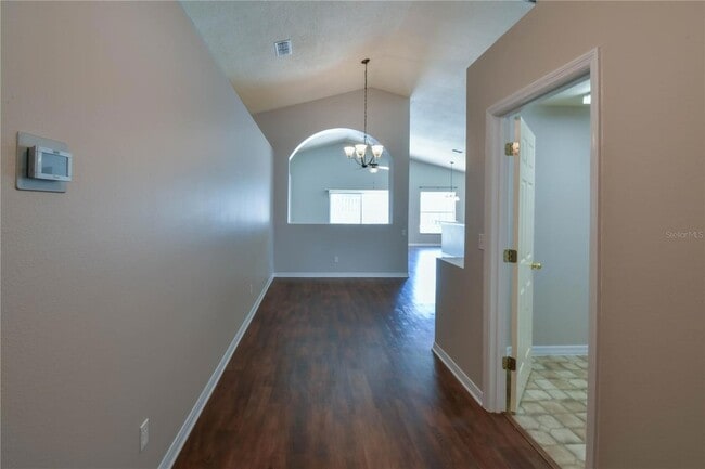 Building Photo - 1094 Bluegrass Dr